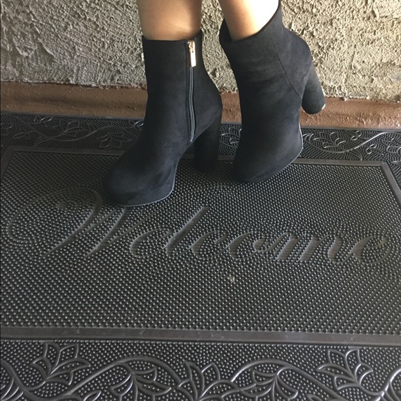 perfect BAMBOO vegan suede almond toe BOOTIES - Picture 4 of 7